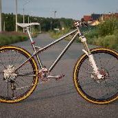 Фото Титановый кастом велосипед